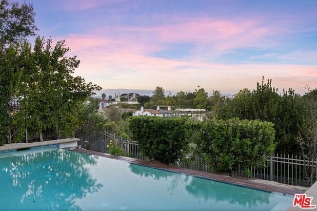Building Photo - 25561 Prado De Oro