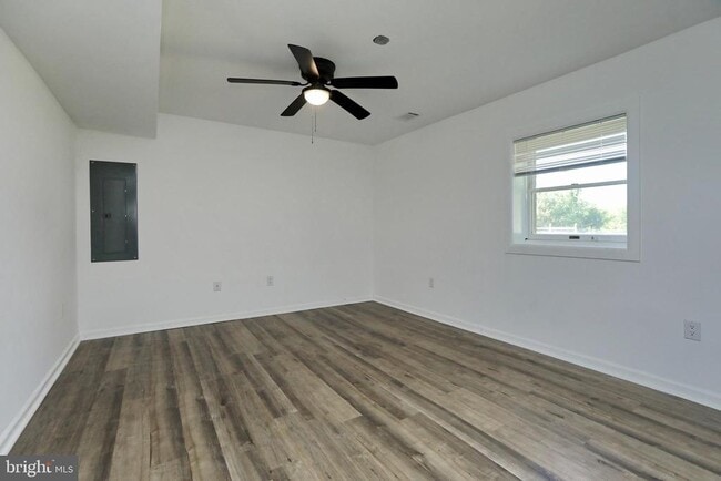 Building Photo - 8530 Wedding Dr