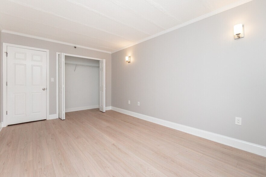 Building Photo - 1933 Commonwealth Ave