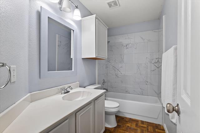 Building Photo - 3807 Farmington Dr