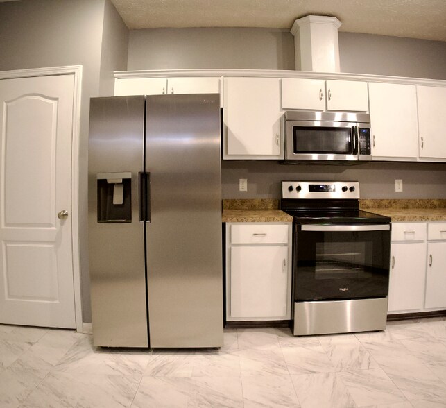 Building Photo - 12 Harding Dr