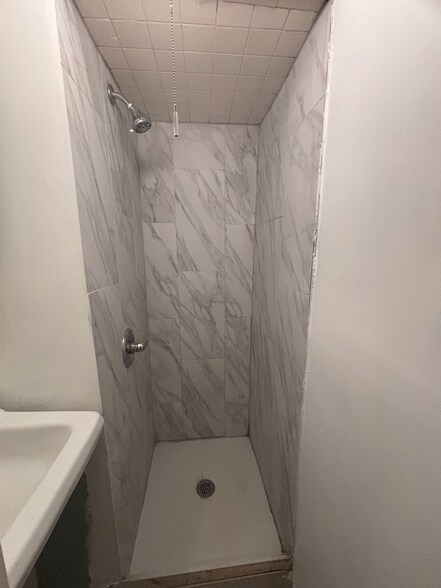 Bathroom - 1511 Teller Ave