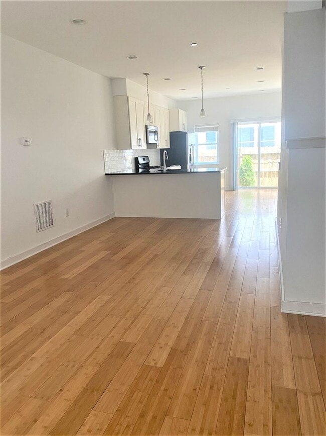 Building Photo - House for Rent in Fishtown