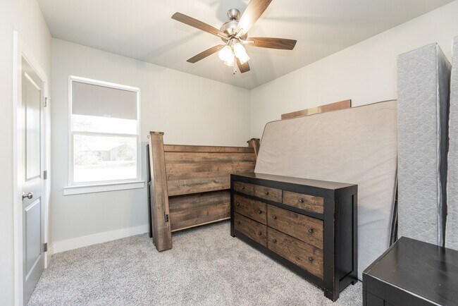 Building Photo - 9 Drywood Ln