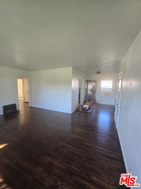 Building Photo - 3311 1/2 W 78th St