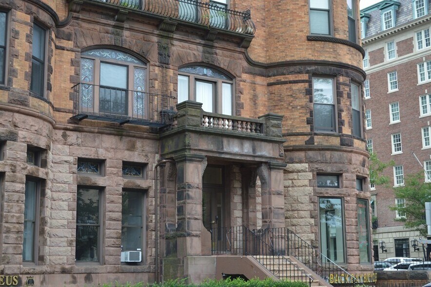 Building Photo - 362 Commonwealth Ave
