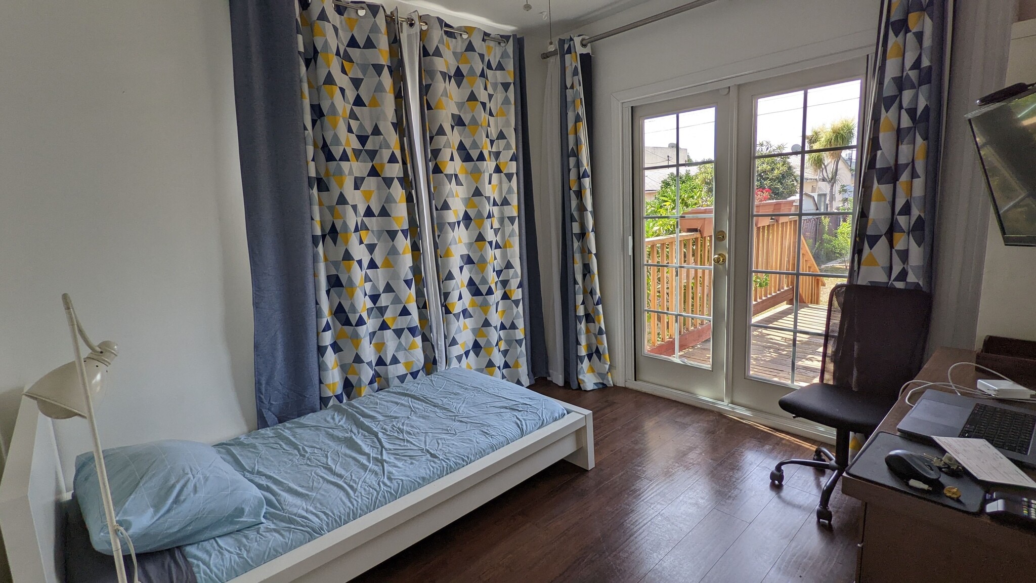 back room with exit to back deck - 1122 E Harvard St