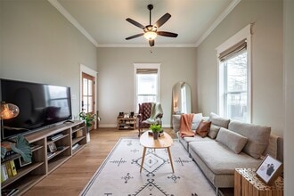 Building Photo - 1924 Gano St