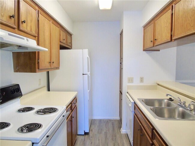 Building Photo - 10616 Mellow Meadows
