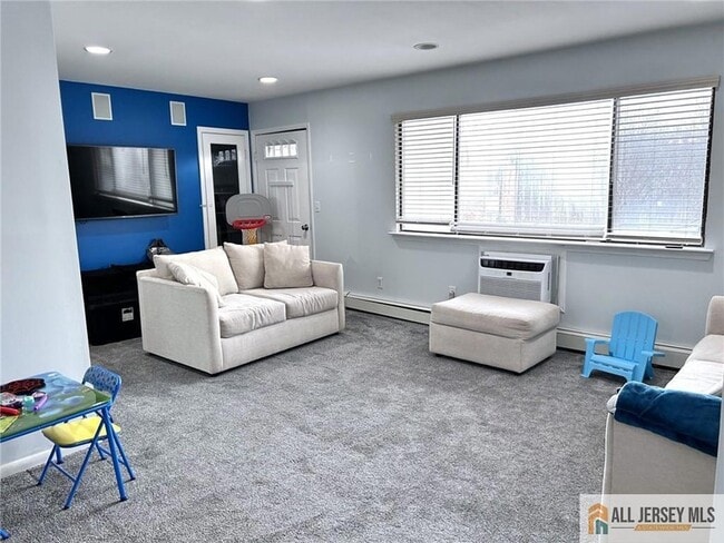 Building Photo - 532 Cricket Ln