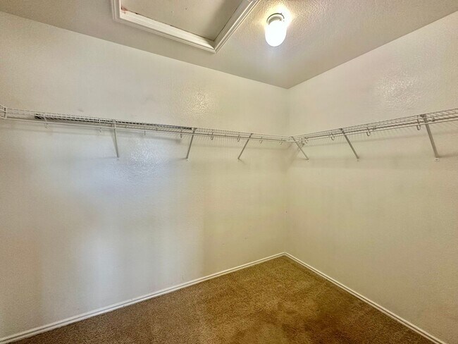 Building Photo - NEW MANAGEMENT - AVAILABLE NOW!