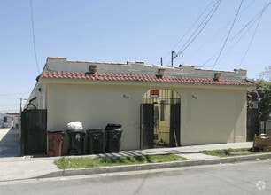 Watson Apts - 916-918 Watson Ave