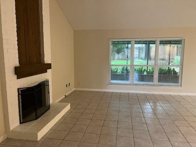 Building Photo - 1205 Doonesbury Dr