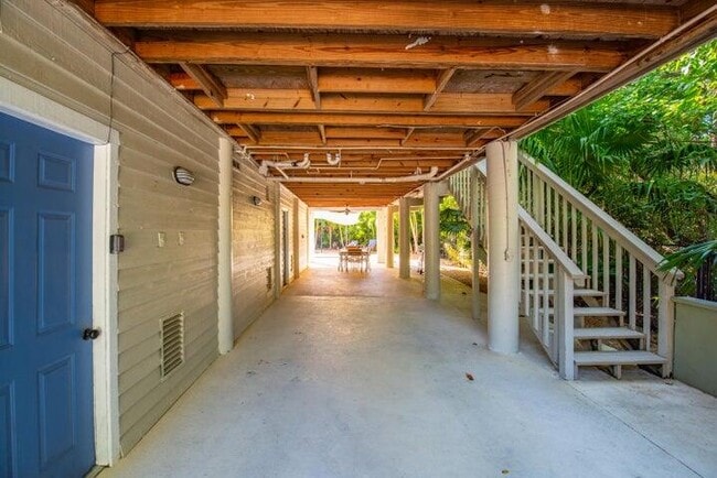 Building Photo - 350 Cocoanut Ave