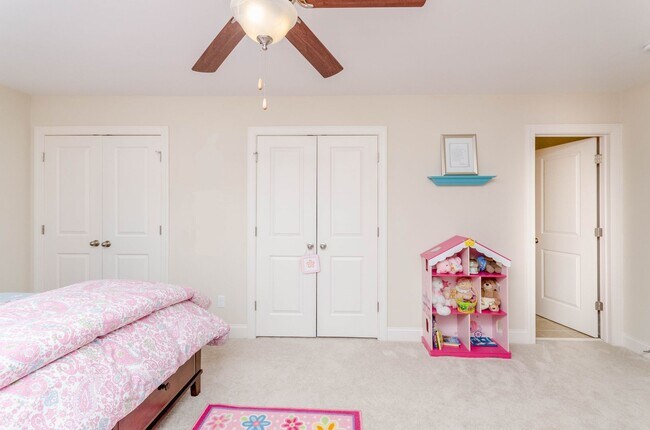 Building Photo - 255 Mimosa Dr