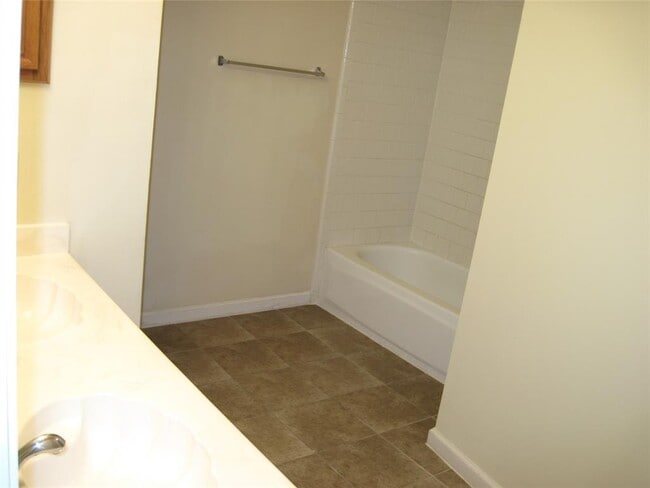 Building Photo - 10326 Bushy Creek Dr
