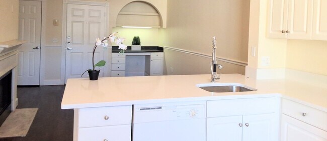 Building Photo - FOR RENT!!!  Beautiful Pool View Wood Floors Condo @ Park North Downtown Orlando!