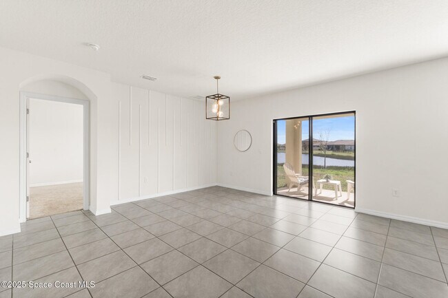 Building Photo - 1854 Capital Dr