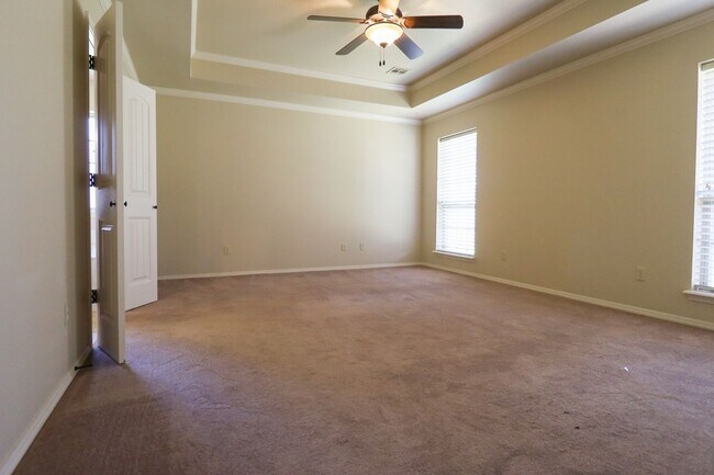 Building Photo - Spacious 4 bedroom 3 bathroom home In Sand Springs