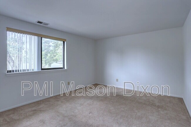 Building Photo - 6043 Majors Ln