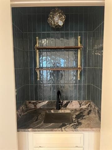 Building Photo - 10168 Stoneleigh Dr