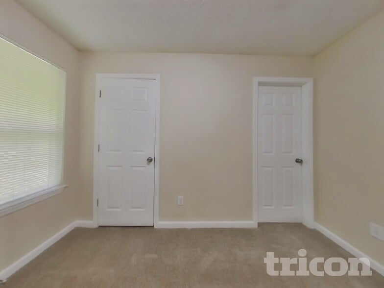 Building Photo - 3853 Sunview Dr NW