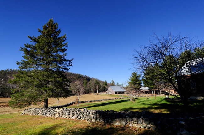 Building Photo - 839 French Pond Rd