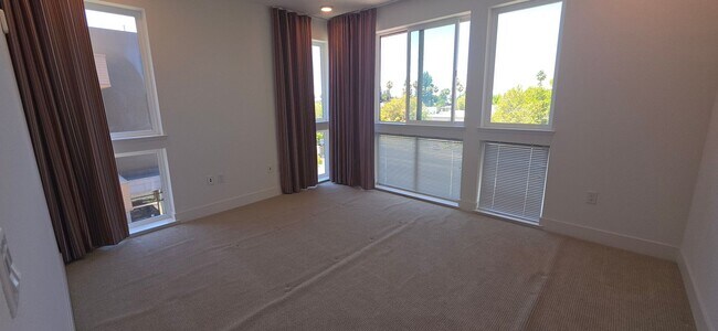 Building Photo - Luxury New Build with 2 En-Suites | Quartz Kitchen | Prime Fremont Location