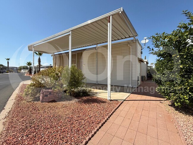 Building Photo - 17200 W Bell Rd