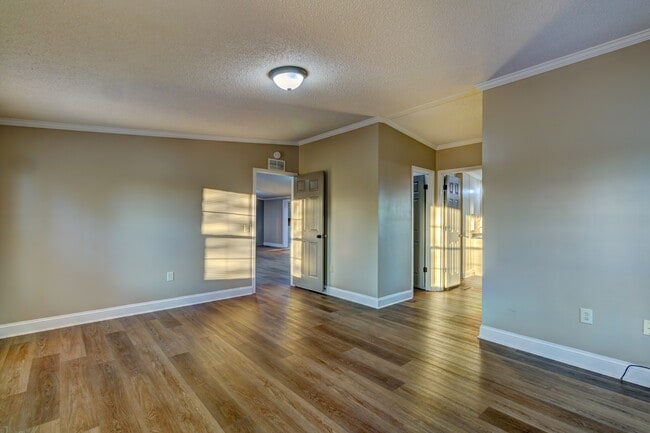 Building Photo - 2210 Stony Point Rd