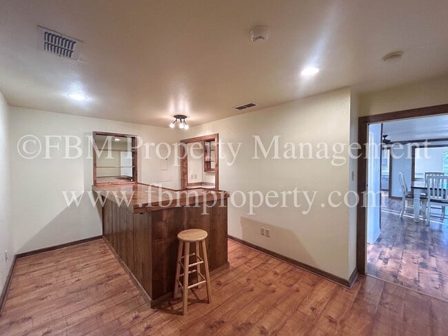 Building Photo - 1170 Lumkins Rd