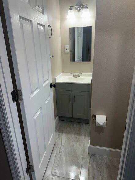 Building Photo - 869 Honolulu Woods Ln