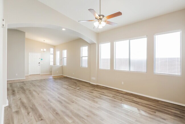 Building Photo - 4001 E Timberline Rd