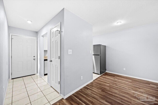 Building Photo - 6587 Bass Ln