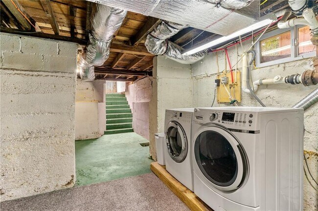 Building Photo - 10 Cooke Pl