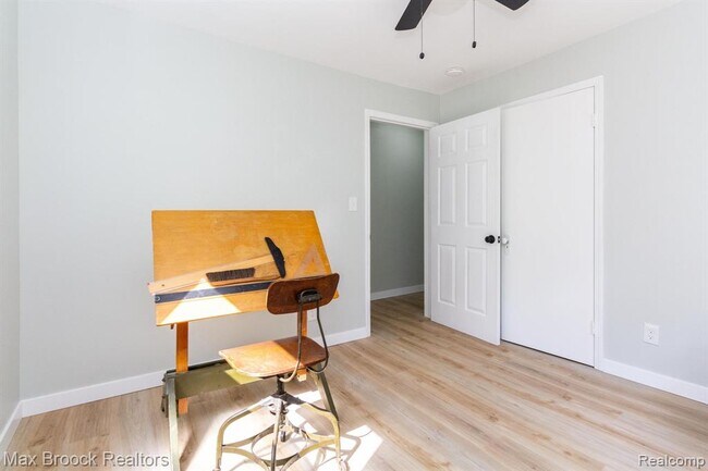 Building Photo - 4120 Lotus Dr