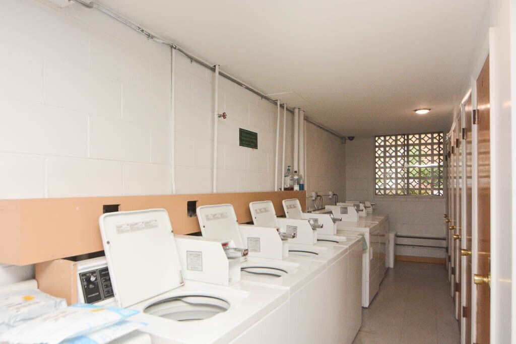 Building Photo - 520 W Aldine Ave