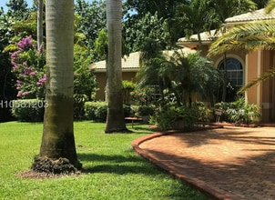 Building Photo - 6300 SW 58th Ct