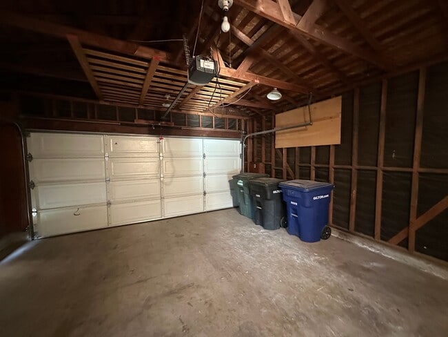 Building Photo - 1424 Kent Way