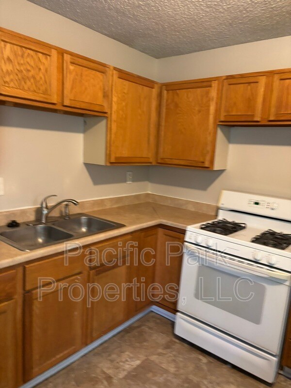 Building Photo - 3639 Richelieu Rd