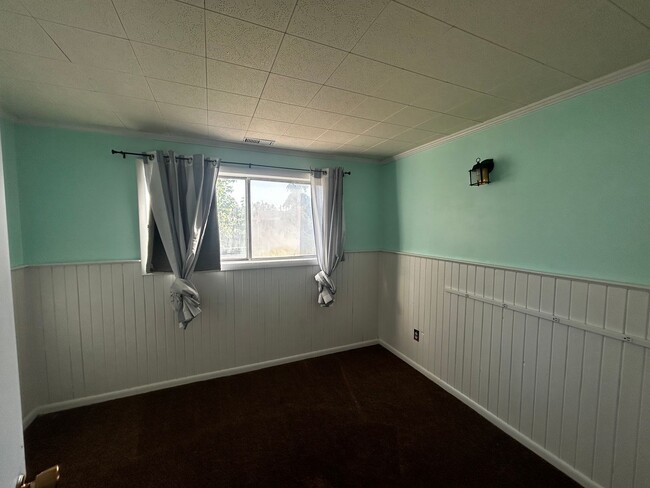 Building Photo - Price Reduced! Beautiful Home With Great S...