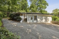 Building Photo - 2056 Abby Ln NE