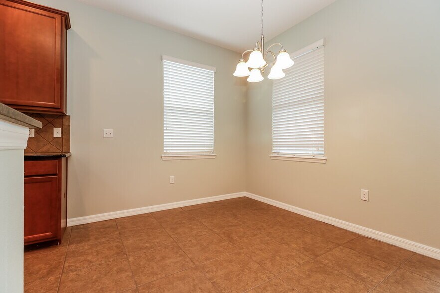 Building Photo - 6442 Twin Bridges Dr