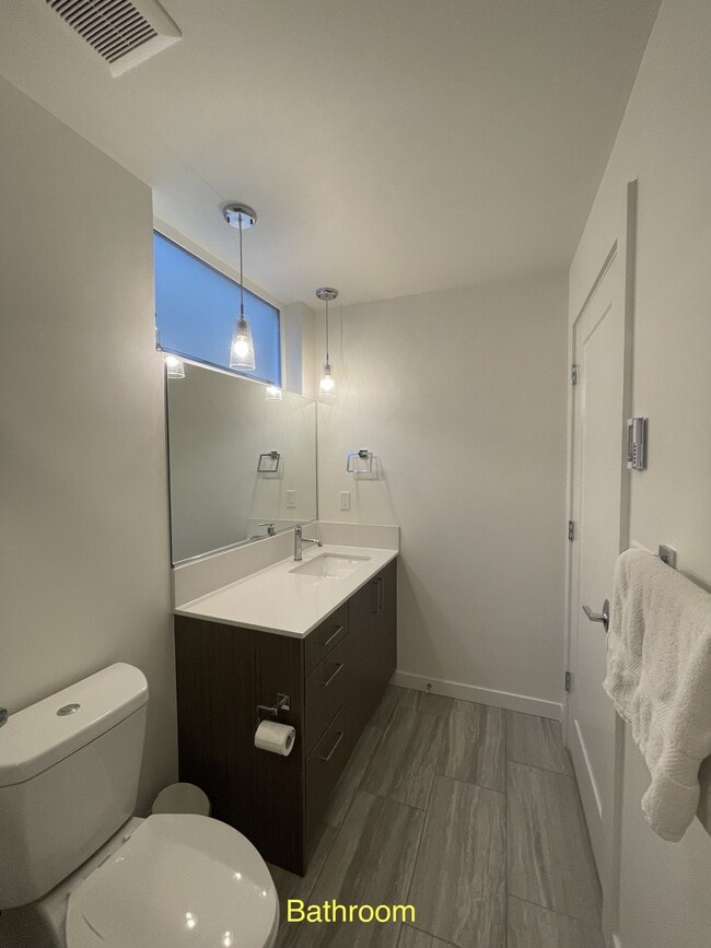 Building Photo - 1724 11th Ave