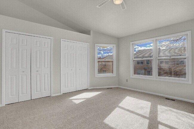 Building Photo - 6925 Yellowpine Dr
