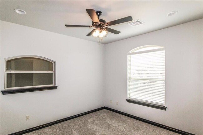 Building Photo - 4001 Sam Gordon Dr