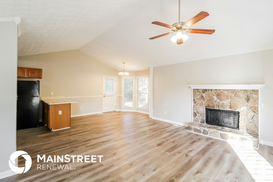 Building Photo - 15 Silverthorne Cir