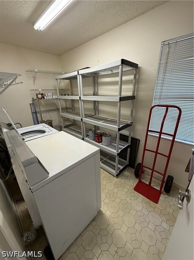 Building Photo - 6136 Whiskey Creek Dr