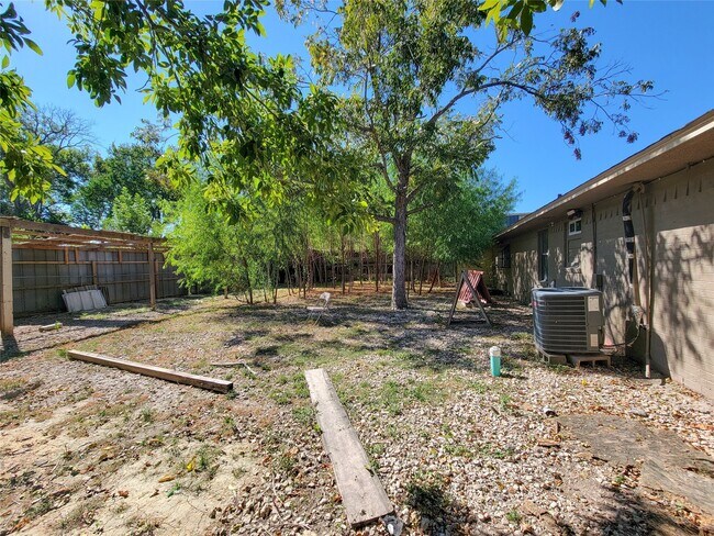 Building Photo - 12934 Ivydale Dr