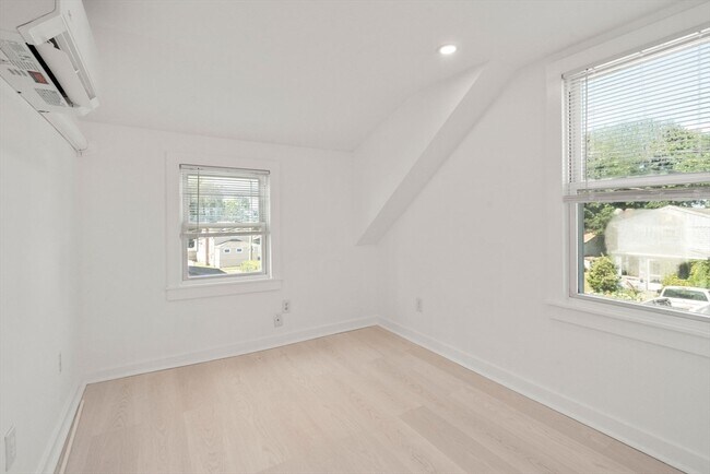 Building Photo - 42 Riverside Ave